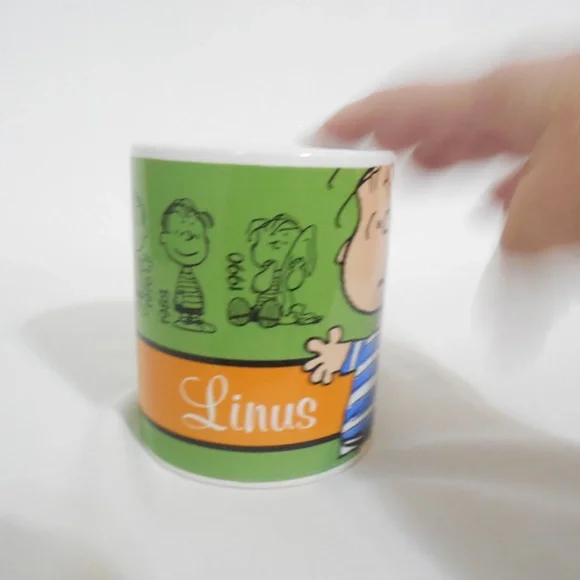 Peanut's Linus Coffee Cup - Picture 7 of 8